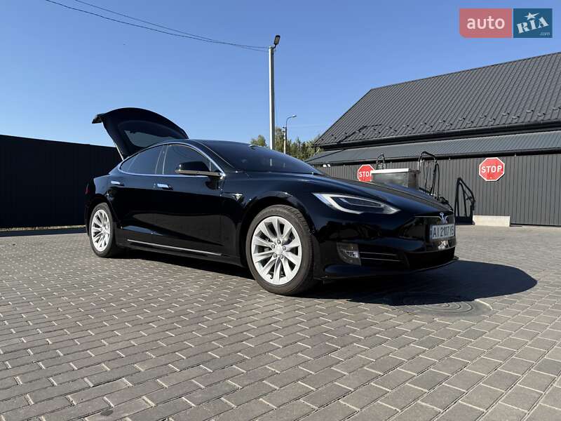 Лифтбек Tesla Model S 2018 в Березане фото 12 Лифтбек Tesla Model S 2018 в Березане