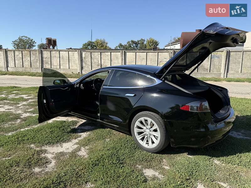 Лифтбек Tesla Model S 2018 в Березане фото 24 Лифтбек Tesla Model S 2018 в Березане