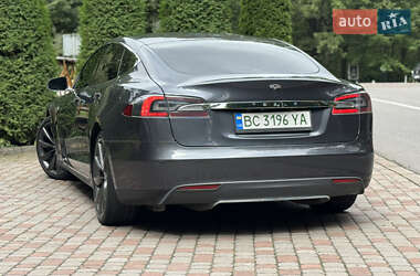 Лифтбек Tesla Model S 2015 в 
