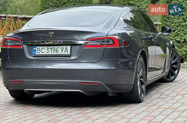 Лифтбек Tesla Model S 2015 в 