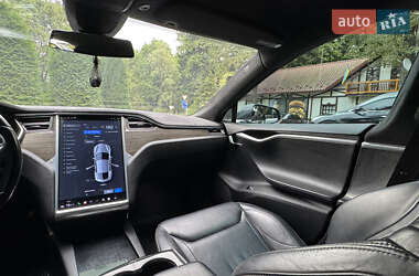 Лифтбек Tesla Model S 2015 в 