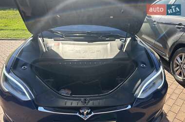 Лифтбек Tesla Model S 2016 в Киеве