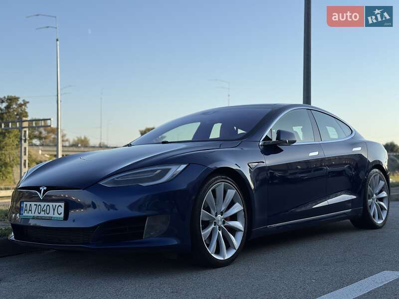 Лифтбек Tesla Model S 2016 в Киеве