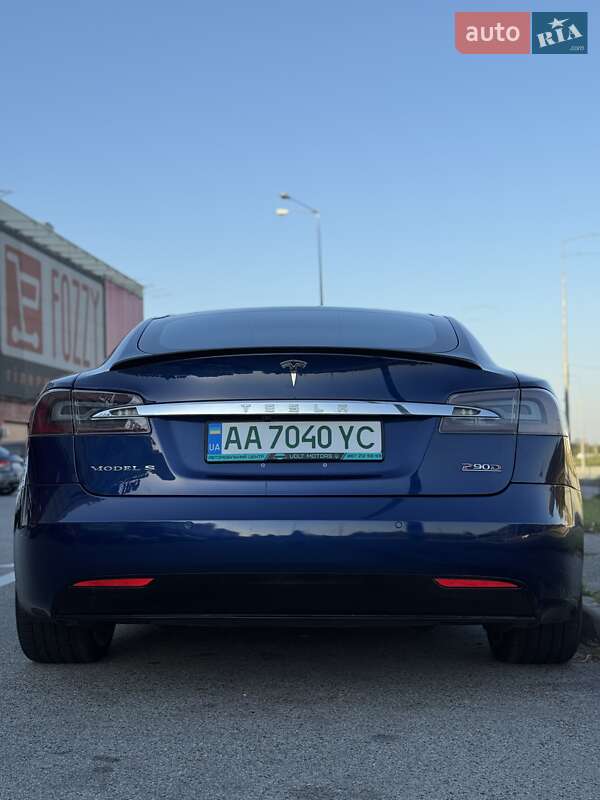 Лифтбек Tesla Model S 2016 в Киеве