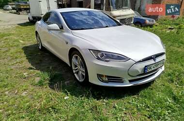 Лифтбек Tesla Model S 2015 в 
