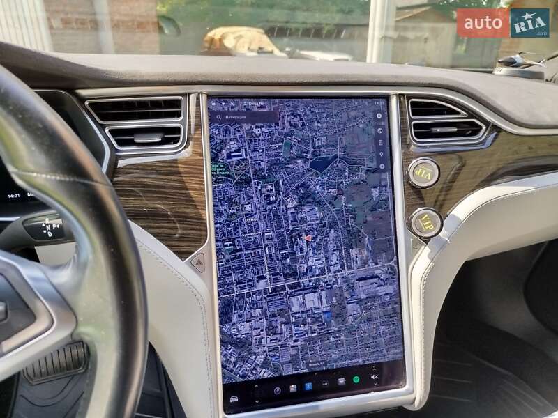 Лифтбек Tesla Model S 2015 в Луцке фото 23 Лифтбек Tesla Model S 2015 в Луцке