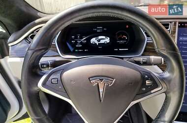 Лифтбек Tesla Model S 2015 в 