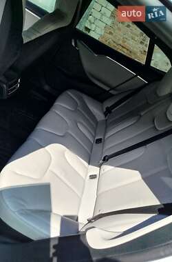 Лифтбек Tesla Model S 2015 в 