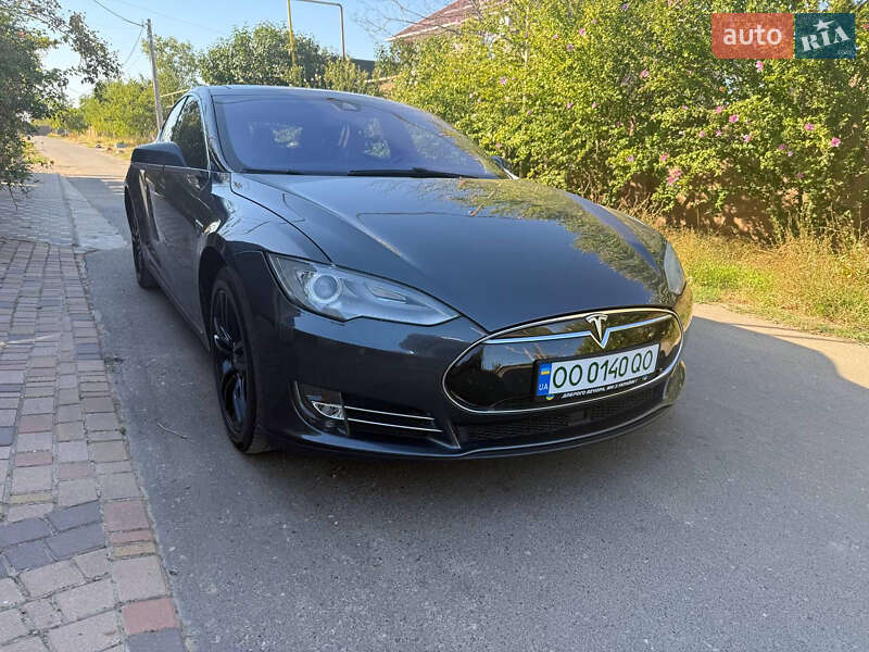 Ліфтбек Tesla Model S 2015 в Одесі фото 2 Ліфтбек Tesla Model S 2015 в Одесі