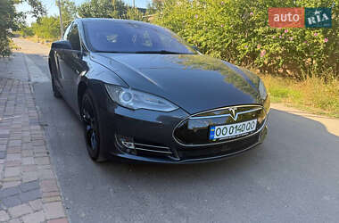 Лифтбек Tesla Model S 2015 в 