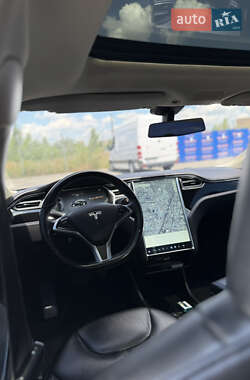 Ліфтбек Tesla Model S 2014 в 