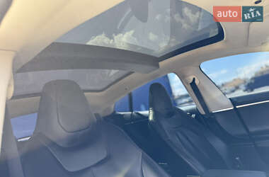 Ліфтбек Tesla Model S 2014 в 
