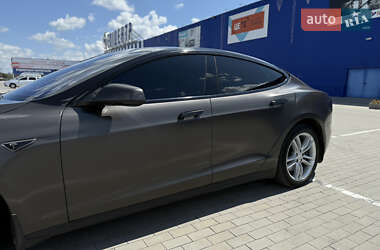 Ліфтбек Tesla Model S 2014 в 