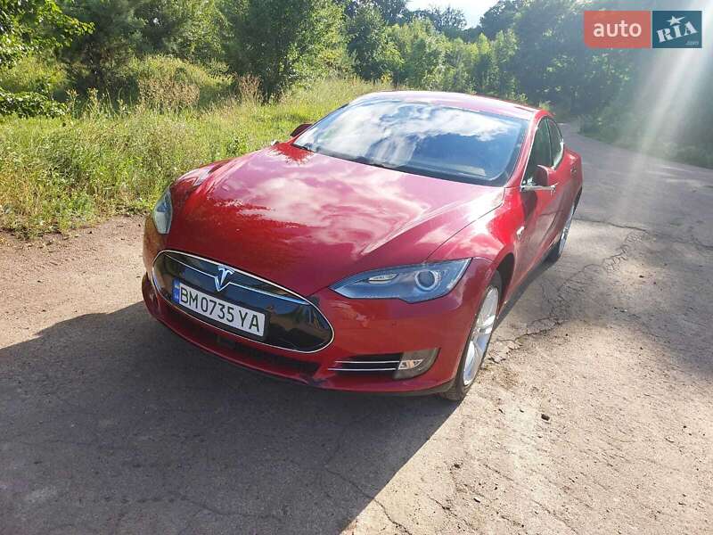 Лифтбек Tesla Model S 2014 в Тростянце