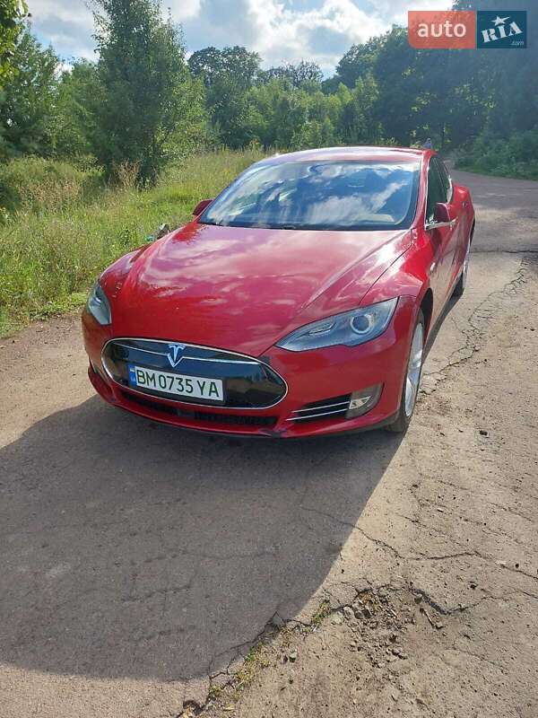 Лифтбек Tesla Model S 2014 в Тростянце