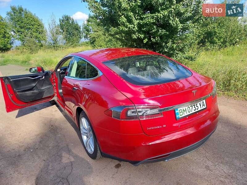 Лифтбек Tesla Model S 2014 в Тростянце