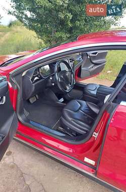 Ліфтбек Tesla Model S 2014 в Тростянці