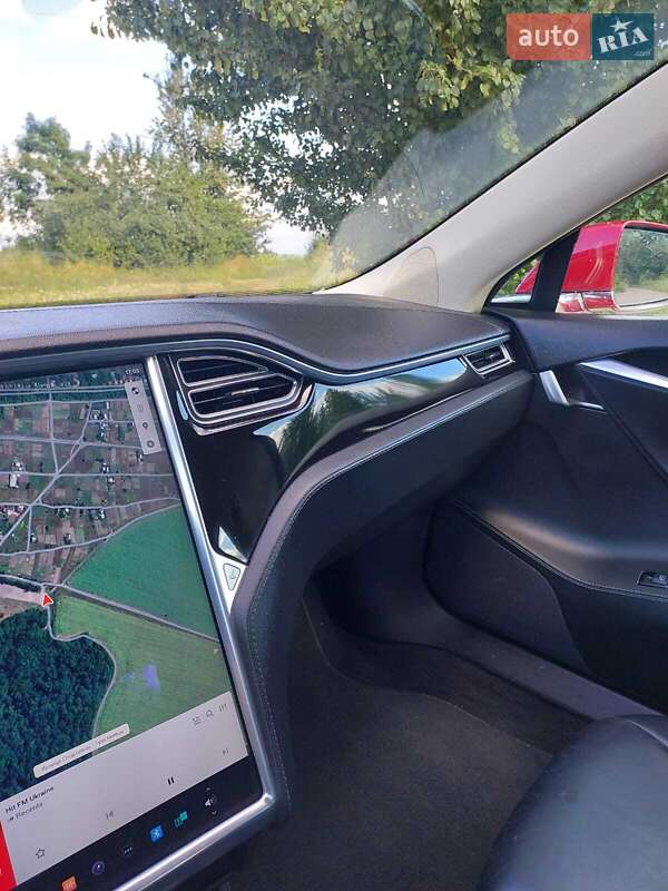 Лифтбек Tesla Model S 2014 в Тростянце