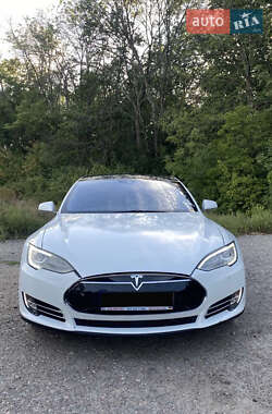 Ліфтбек Tesla Model S 2015 в 
