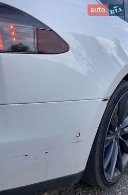 Ліфтбек Tesla Model S 2015 в 