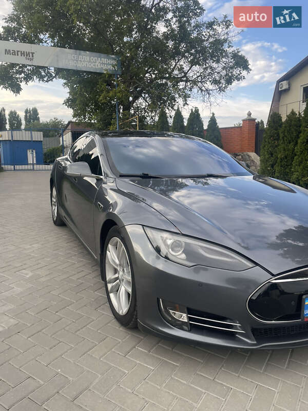 Лифтбек Tesla Model S 2013 в Кременчуге