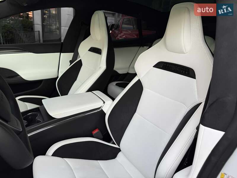 Ліфтбек Tesla Model S 2024 в Львові