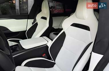 Лифтбек Tesla Model S 2024 в 