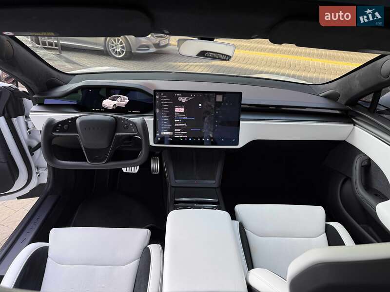 Ліфтбек Tesla Model S 2024 в Львові