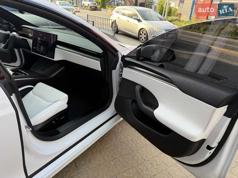 Ліфтбек Tesla Model S 2024 в Львові