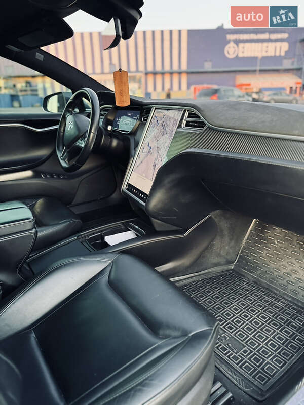 Ліфтбек Tesla Model S 2016 в Острозі