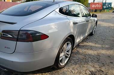 Лифтбек Tesla Model S 2013 в Старой Выжевке