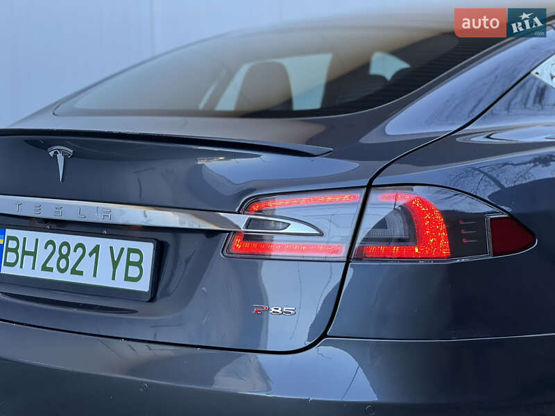 Tesla Model S 2014