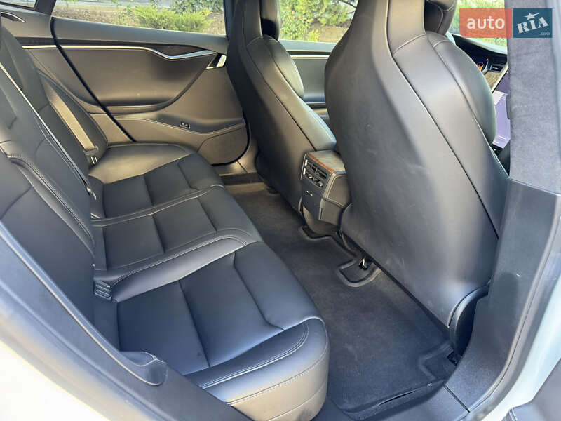 Лифтбек Tesla Model S 2019 в Одессе