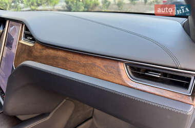 Лифтбек Tesla Model S 2019 в 