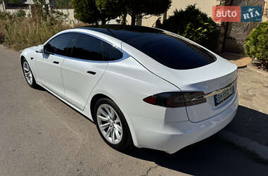 Лифтбек Tesla Model S 2019 в 