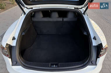 Лифтбек Tesla Model S 2019 в 
