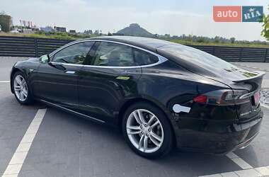 Лифтбек Tesla Model S 2013 в 