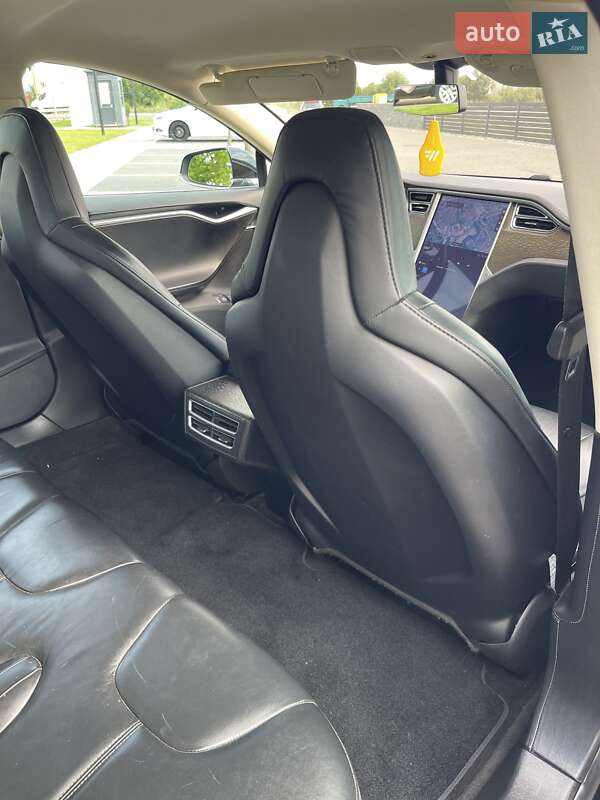 Лифтбек Tesla Model S 2013 в Мукачево