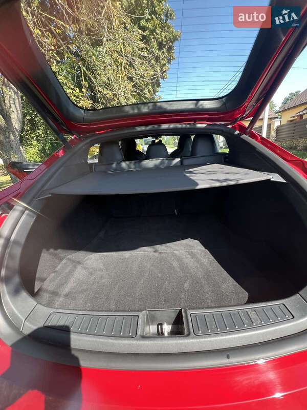 Лифтбек Tesla Model S 2018 в Тернополе