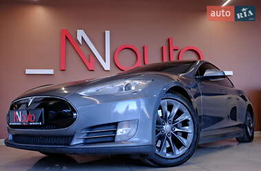 Ліфтбек Tesla Model S 2013 в 