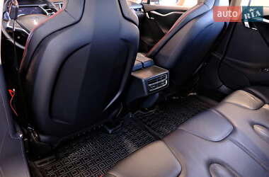 Ліфтбек Tesla Model S 2013 в 