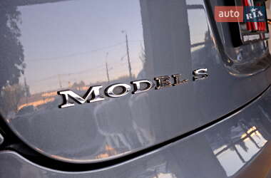 Ліфтбек Tesla Model S 2013 в 