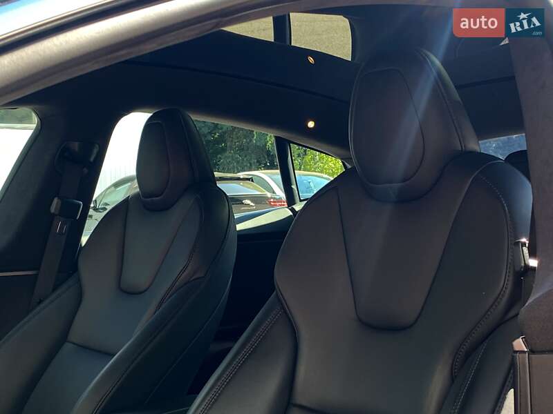 Лифтбек Tesla Model S 2020 в Киеве