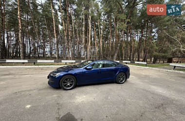 Лифтбек Tesla Model S 2022 в 
