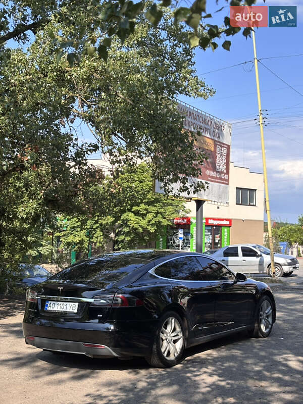 Лифтбек Tesla Model S 2014 в Ужгороде фото 4 Лифтбек Tesla Model S 2014 в Ужгороде