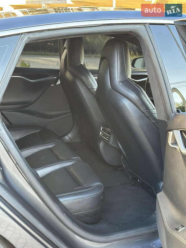 Ліфтбек Tesla Model S 2015 в Львові фото 14 Ліфтбек Tesla Model S 2015 в Львові