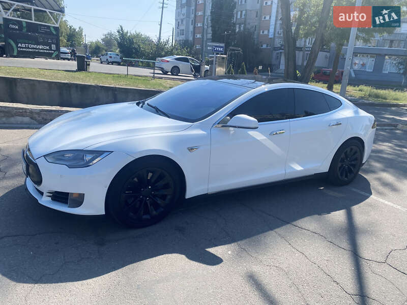 Ліфтбек Tesla Model S 2016 в Миколаєві фото 2 Ліфтбек Tesla Model S 2016 в Миколаєві