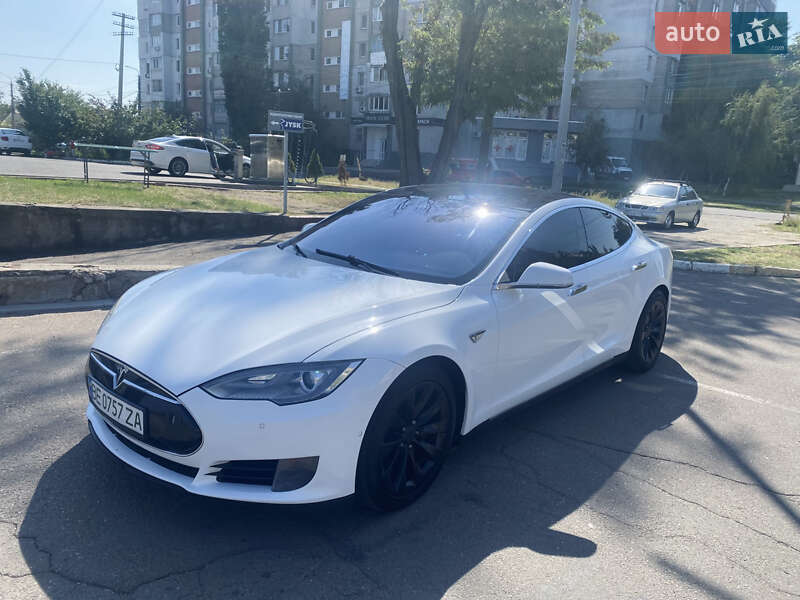 Ліфтбек Tesla Model S 2016 в 