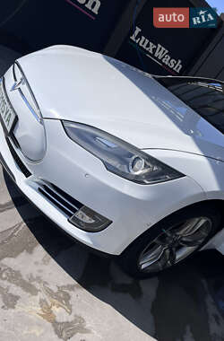 Лифтбек Tesla Model S 2014 в 