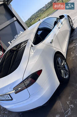 Лифтбек Tesla Model S 2014 в 